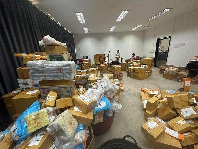 CẦN TUYỂN NHÂN VIÊN LĐPT LÀM KHO KHU VỰC QUẬN 12