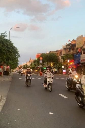Cần bán gấp nhà mặt tiền Phan Văn Trị F7 DT 5x26m giá rẻ 19,9 tỷ
