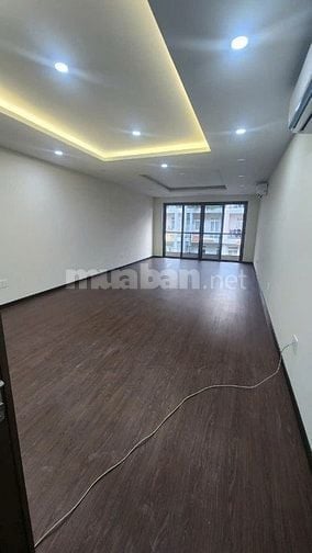 Cho thuê nhà phố Him Lam 5x20 có thang máy giá 55T/tháng 