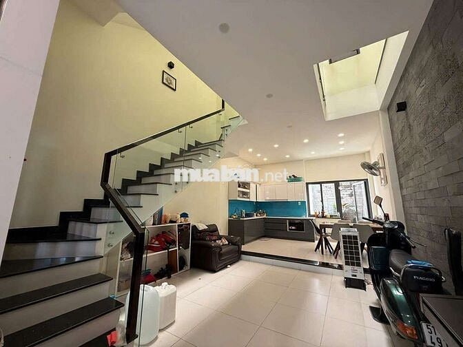 NHÀ 3 TẦNG MẶT TIỀN 85m2 .3 PN ,3WC. HIỆP BÌNH CHÁNH ,THỦ ĐỨC.