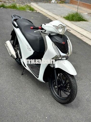 SH 150i mà giá chỉ bằng chiếc AB 150 ae ơiii