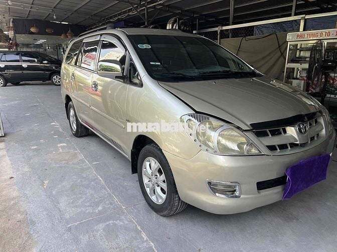 Toyota Innova 2006 G - 185 km