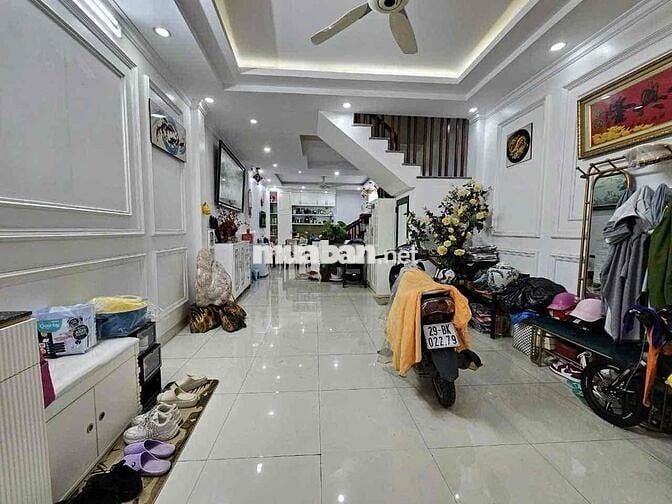 Bán nhà phố Bồ Đề – 60m², 5 tầng, mặt tiền 4m, vị trí đẹp