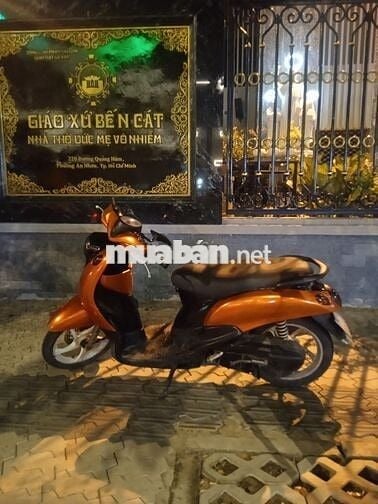 Xe đang chạy vợ sinh cảm mua sữa bé