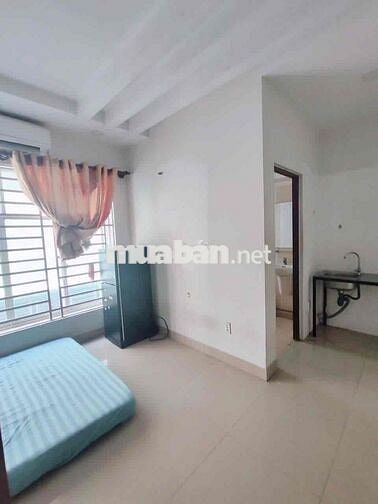 Căn hộ dịch vụ gần ngã tư thủ đức