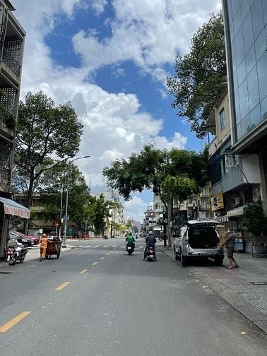 Nhà MTKD 22B Trần Đình Xu, Q1. DT 3.6x20m, 6 tầng. HHMG