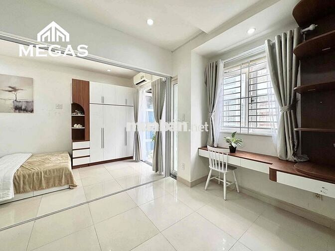 CĂN HỘ MỚI _ TÁCH BẾP CÓ BANCONG LỚN GẦN BA THÁNG HAI
