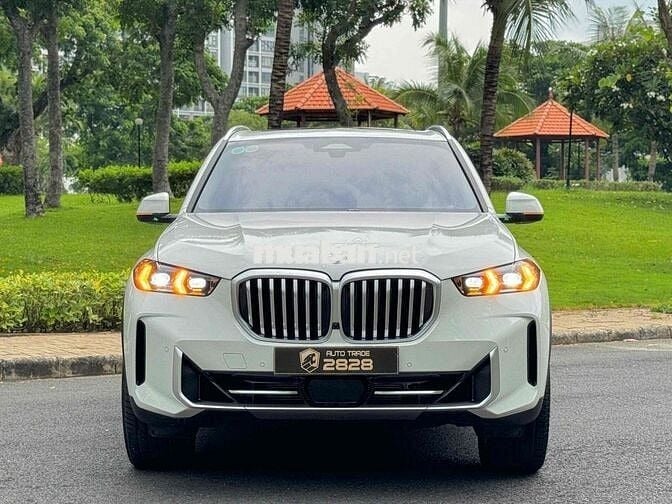 BMW X5 2023 xDrive40i xLine - 4000 km