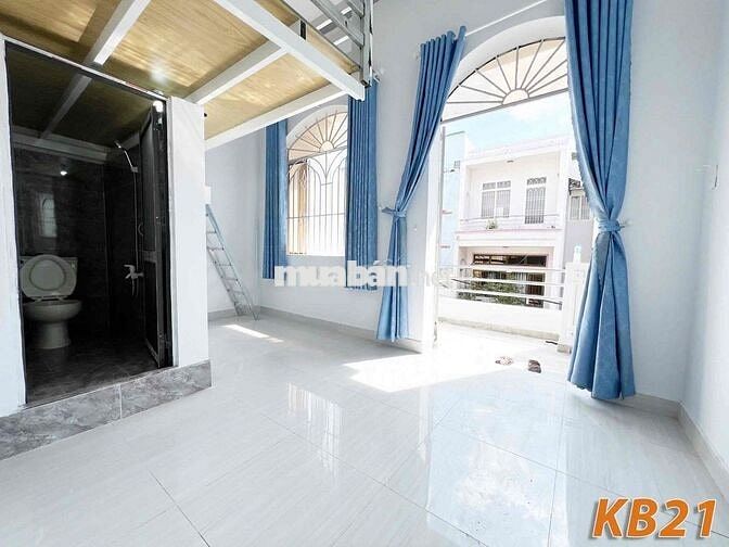 PHÒNG GÁC BAN CÔNG GIÁ RẺ ĐANG XÂY