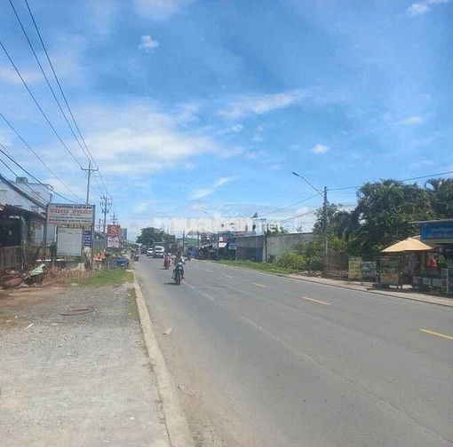 Kẹt tiền, cần bán mặt tiền Quốc lộ 53 Long Phước Long Hồ Vĩnh Long