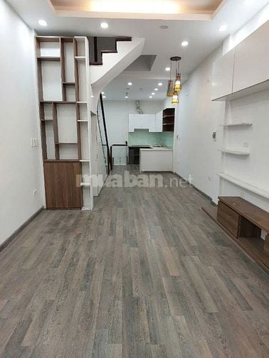 BÁN NHÀ  ĐẸP KHU ĐẦM TRẤU 50M 5 TẦNG MT 5M PHÂN LÔ OTO GIÁ 22,9 TỶ