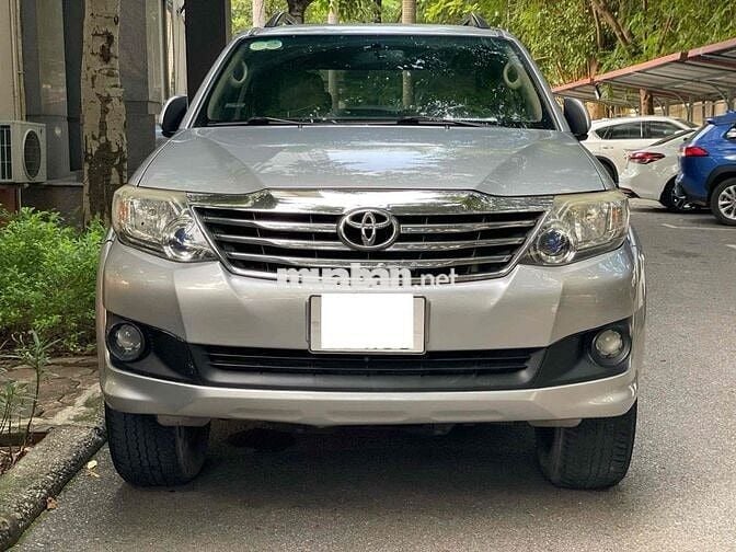 Toyota Fortuner xăng 2.7V 2014 1 cầu bks Hà Nội