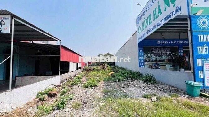 vợ chồng Bác 6 cần sang lại miếng đất mặt tiền kinh doanh