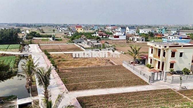 Cần bán lô đất sổ đỏ full thổ cư 100m2 mặt biển