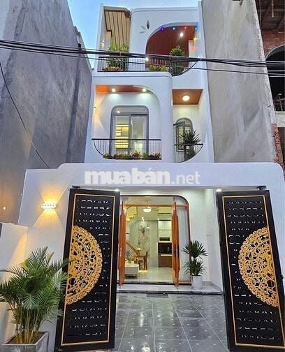 Nhà 2 lầu TP Thủ Dầu Một đường ô tô vào tận cửa. SHR công chứng ngay