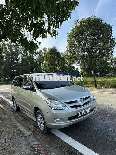 Toyota Innova 2006 G - 300000 km