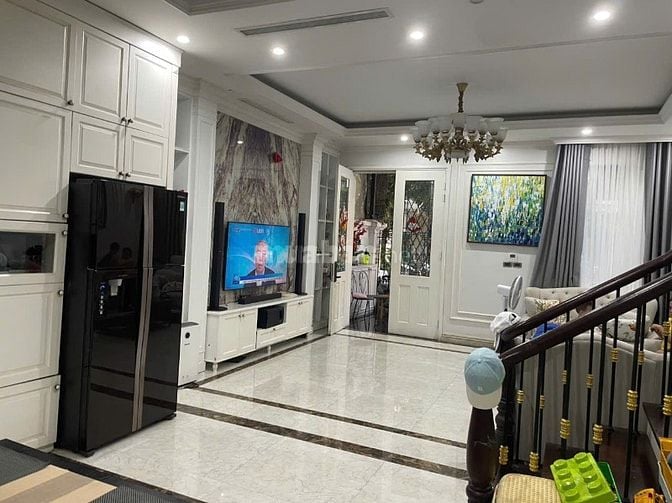 Cho thuê nhà 4 tầng đường Nguyệt Quế 22 - Vinhomes Riverside Long Biên
