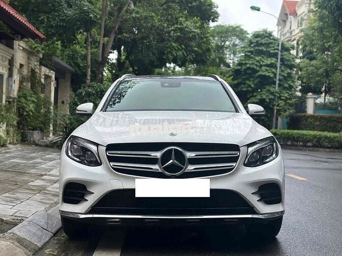 Mercedes Benz GLC300 4Matic model 2018