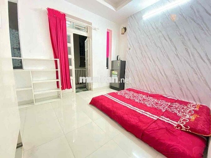 Căn Hộ Ban Công Full Nội Thất Gần Đại Học Bách Khoa