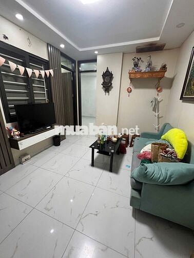 CHO THUÊ CHUNG CƯ PHỐ CHÙA QUỲNH, 2 NGỦ. 1 KHÁCH, FULL ĐỒ.
