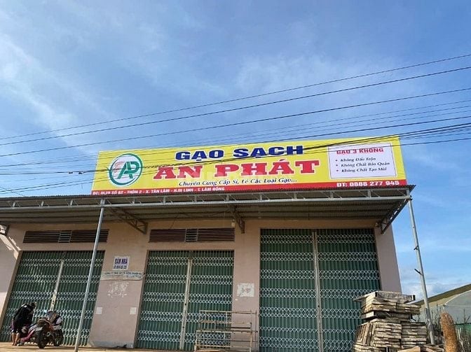 BÁN GẤP NHÀ KÈM ĐẤT CÓ KHO RỘNG