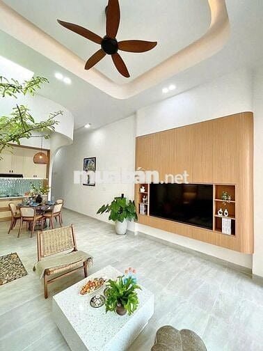 (CHỈ HƠN 2 TỶ)BÁN NHÀ MỚI 100% –GẦN TRUNG TÂM–FULL NỘI THẤT VIEW ĐẸP
