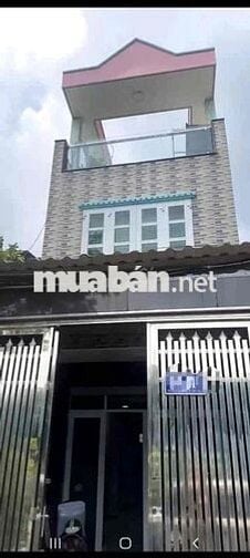 Nhà 3 tầng, mới xây rất đẹp, toàn bộ thiết bị cao cấp , cửa cuốn