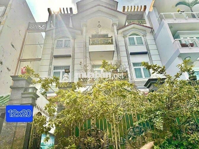 Cho Thuê Biệt Thự Giáp Tên Lửa Dt 13x20. Sẵn nội thất giá 40 Tr