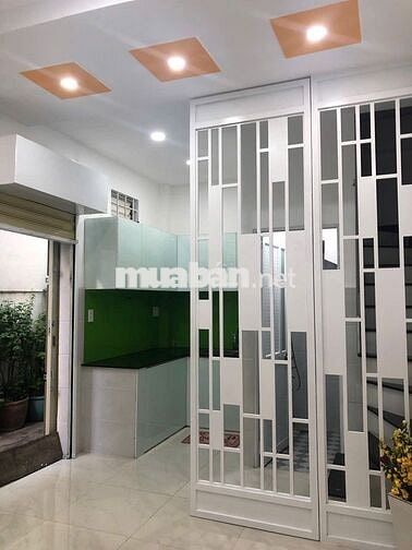Cho thuê nhà 3 lầu DTSD hơn 100m Nguyễn Thượng Hiền 2Pn giá 12 triệu