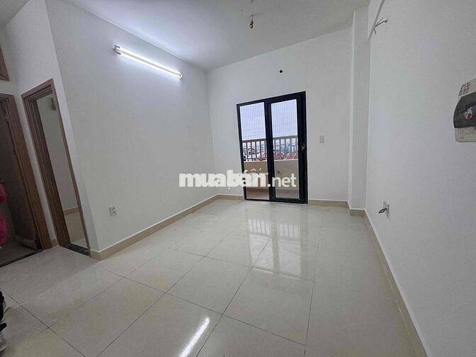 Cho thuê căn 40m cc Tecco Bình Tân, có máy lạnh, sofa và giường,tủ bếp