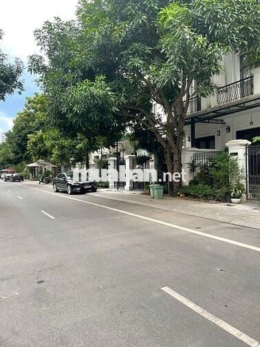 Cho thuê nhà 4 tầng đường Nguyệt Quế 22 - Vinhomes Riverside Long Biên