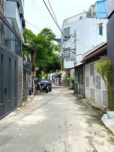 BAN NHA KHU SÂN BAY -  XE HƠI VÀO NHÀ - 5 TẦNG MỚI CÓNG CÓ THANG MÁY.