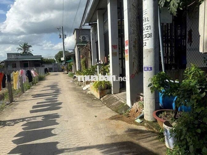 Đất 938,4m có 360m thổ còn lại lúa.giá 3ty5.Long hiệp bến lức cũ