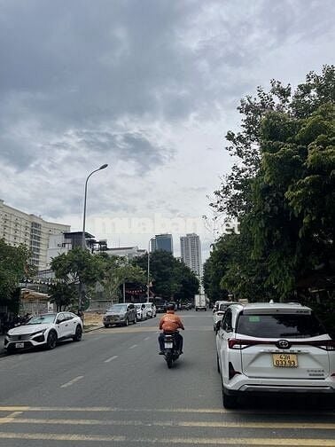 Căn hộ đường Nguyễn Văn Thoại cách biển 230m có 16pn xây 5 tầng 1 tum