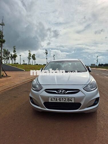 Hyundai Accent 2012, số tự động