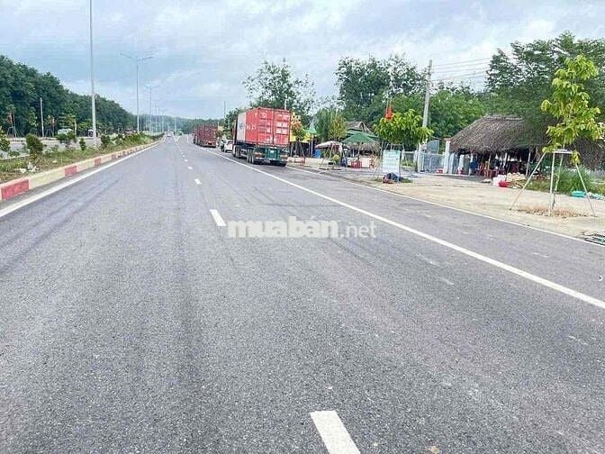Cần bán gấp lô đất ngay mặt tiền đường nhựa lớn giá rẻ