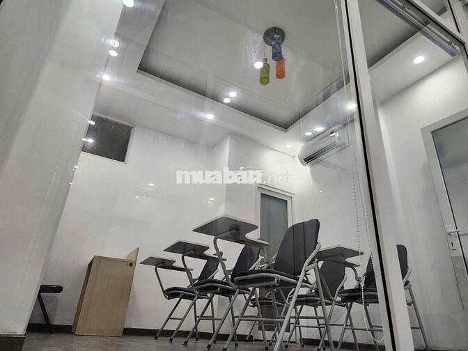 Văn phòng chia sẻ Phòng có máy lạnh, ánh sáng đầy đủ tại Quận Gò Vấp