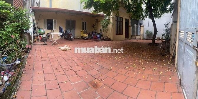Bán gấp nhà mặt hồ Đầm Tròn, Đội Cấn, Ba Đình,Hà Nội 165m2 x 260tr/m2