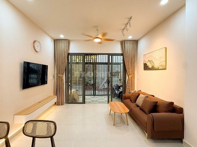 Cho thuê nhà đẹp,2 phòng ngủ, 1 trệt 1 lầu,PK,bếp,giá 16tr/tháng