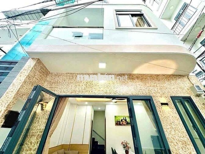 BÁN NHÀ CÁCH MẠNG THÁNG 8 NỞ HẬU - GẦN 35m2 - BTCT - NHỈNH 5 TỶ
