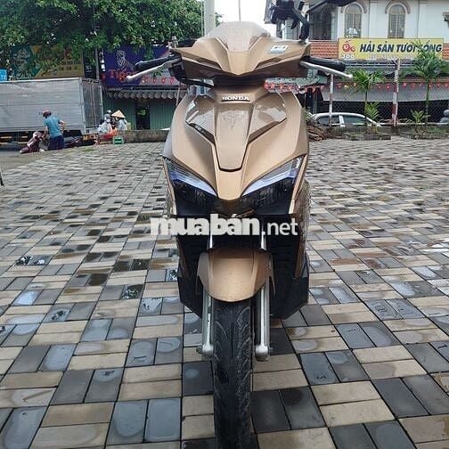 Xe tay ga Honda Air Blade Vàng đồng 2023