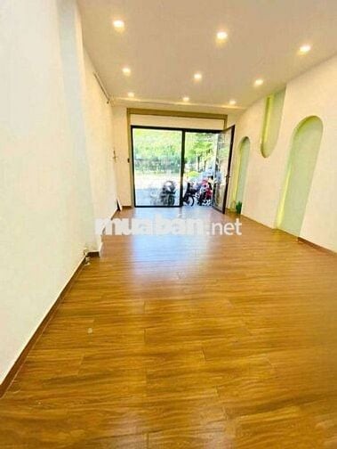 Cho thuê nhà mới xây mặt tiền Lý thường kiệt, p7. Dt. 4x25m 1 tr 1 lầu