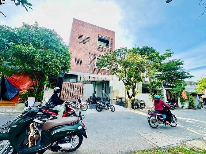 Mặt Tiền Bình Kỳ Hòa Quý.Đường 7m5 quy hoạch có lề mỗi bên 3m.