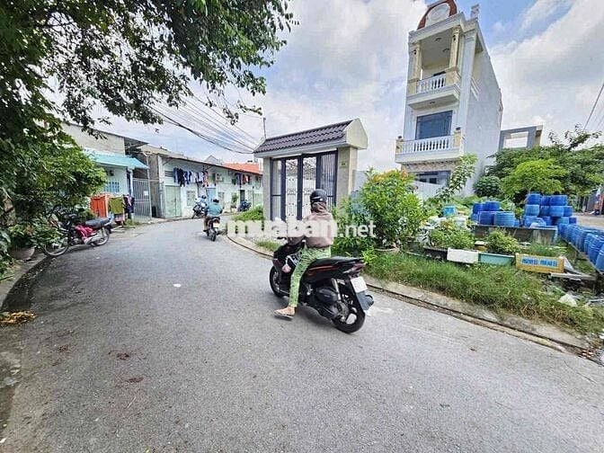 Đất mặt tiền rộng 123,9m2 gần chợ, p Đông Hoà, Tp Dĩ An