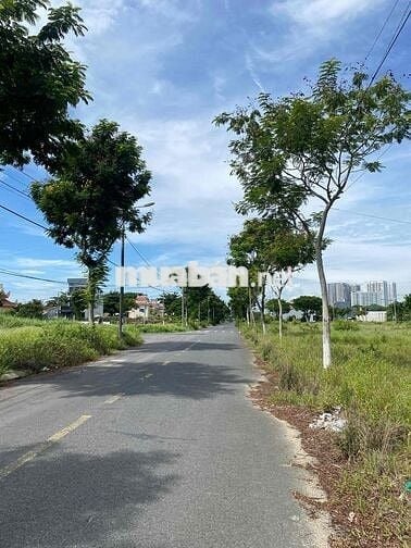 Bán lô Việt Bắc khu biển Tân Trà sạch đẹp giá đầu tư