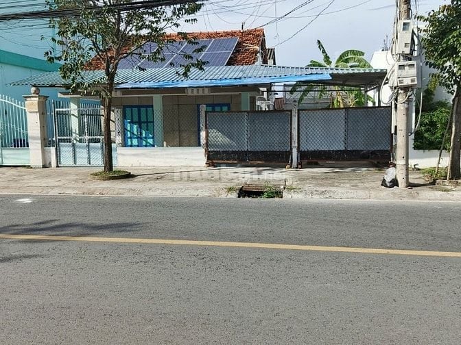 NHÀ MẶT TIỀN cho thuê nguyên căn F4 5.5tr/th