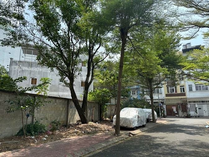 Hiếm! Đất 2 mặt tiền kế bên Khu Kim Sơn Q7, 233m2, chỉ 21.5 tỷ