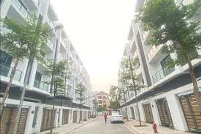 Bán căn nhà liền kề  ngõ 196 Hồ Tùng Mậu, 80m² 6 tầng, thang máy giá 2