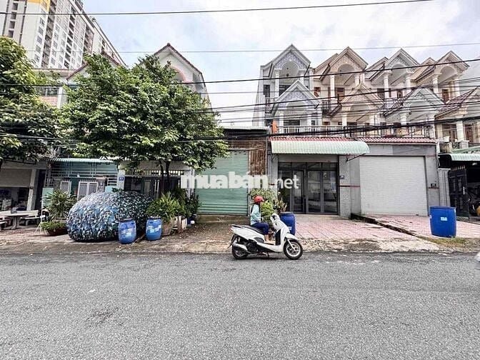 Bán Đất Tặng Nhà Cấp 4, Mặt tiền đường Sát QL 1k 62m2 (4.5x14.5) Chỉ 4