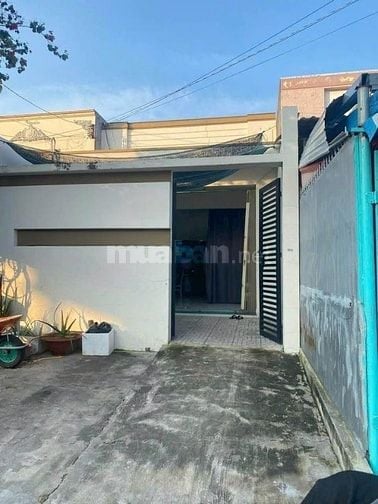 Bán gấp căn nhà cấp 4, SHR, 119,5m2, Xã Tân Phú Trung, Giá 850tr.